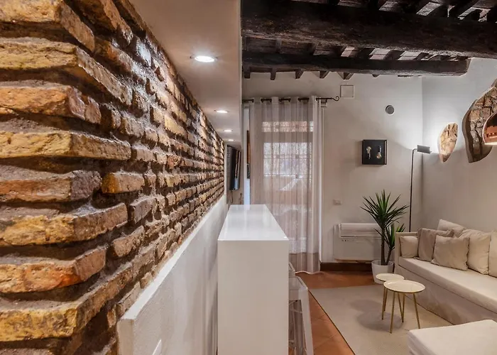 Guesthost - Heart Of Trastevere Flat Appartamento